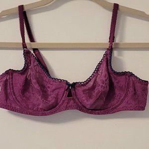 b. tempt'd by Wacoal fuchsia underwire lace bra size: 38B